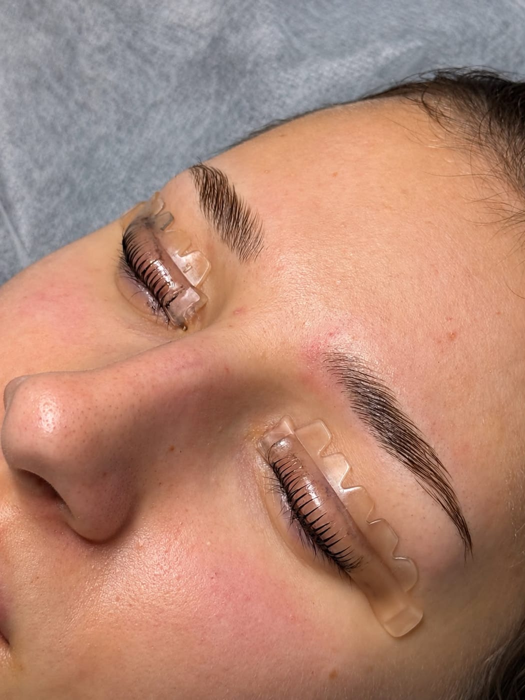 Korean Lashlifting bei CENTRALBEAUTY: Wimpern auf dem Silikonpad